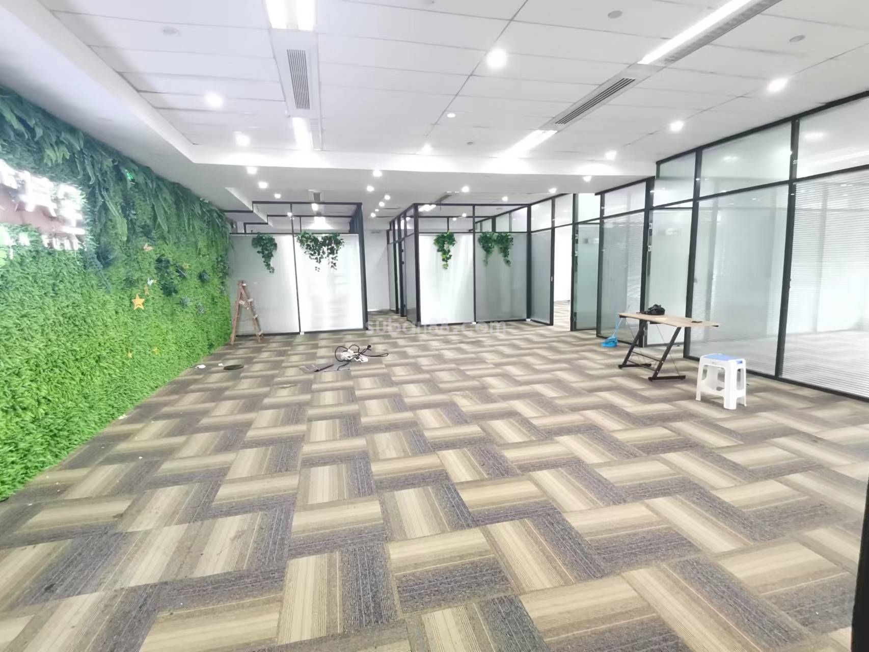 蘇州市工業(yè)園區(qū) 甲級(jí)寫(xiě)字樓 精裝帶隔斷